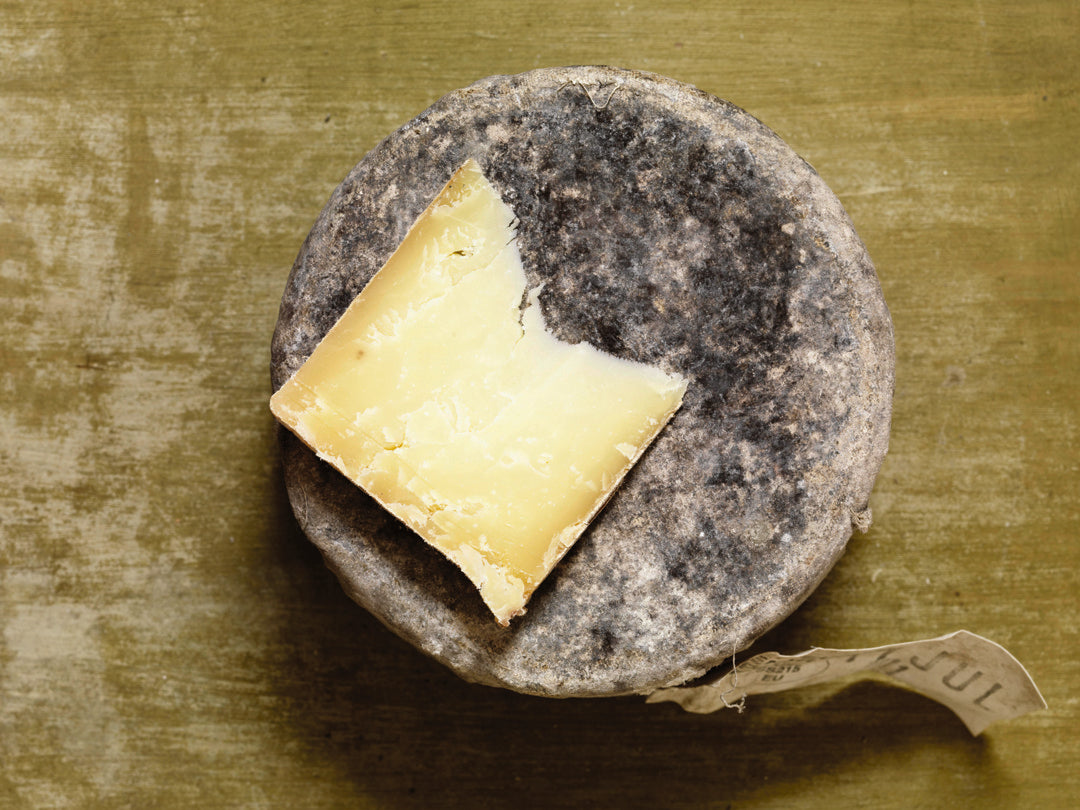 Wholesale Keens Cheddar 1/4 Wheel 13.5#- Bulk