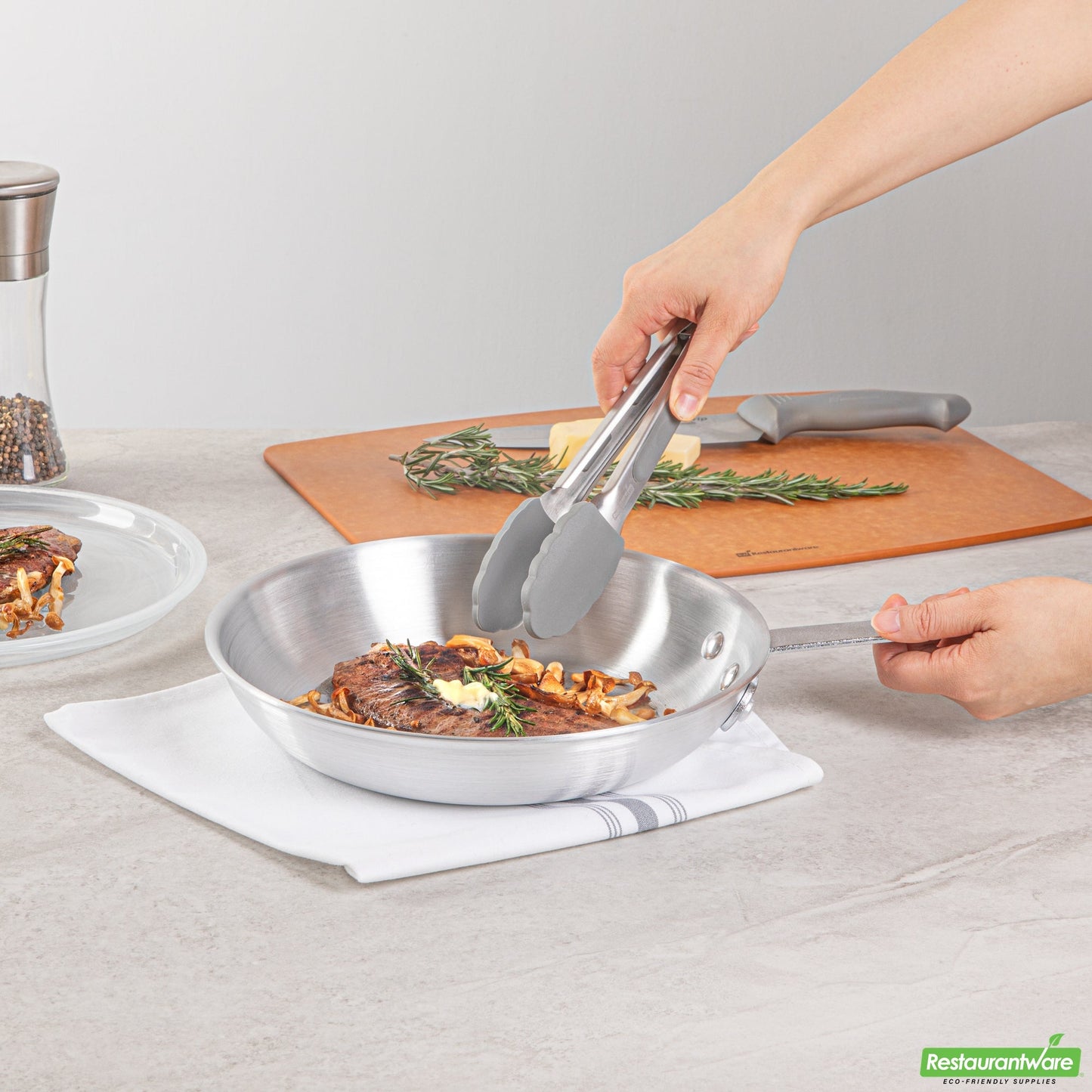 Wholesale Restaurantware Aluminum 10" Fry Pan - 17.7" X 10.2" X 2.7"- Bulk
