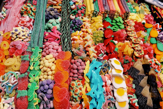 Concession stand candy economics: what to stock and what it earns — Photo: Luis Aguila / Unsplash