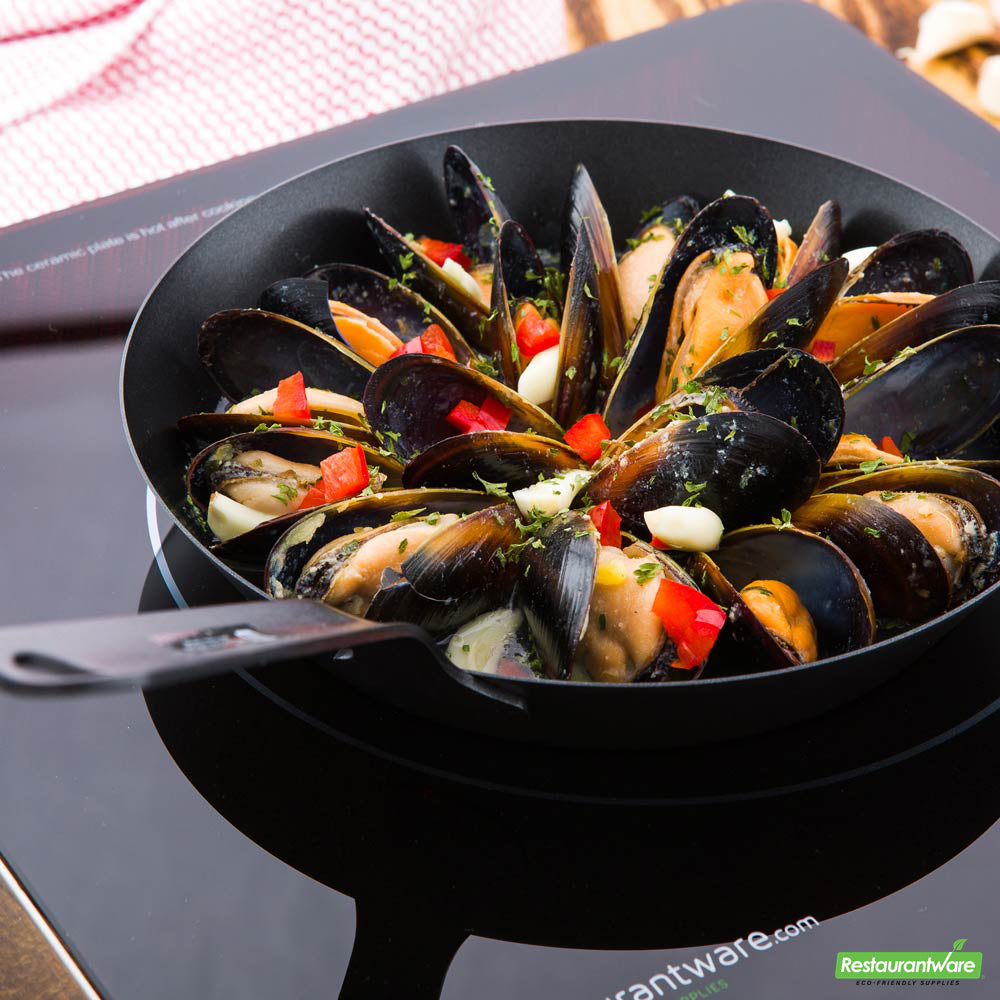 Wholesale Restaurantware Met Lux Round Black Carbon Steel 8" Fry Pan - Non-Stick- Bulk