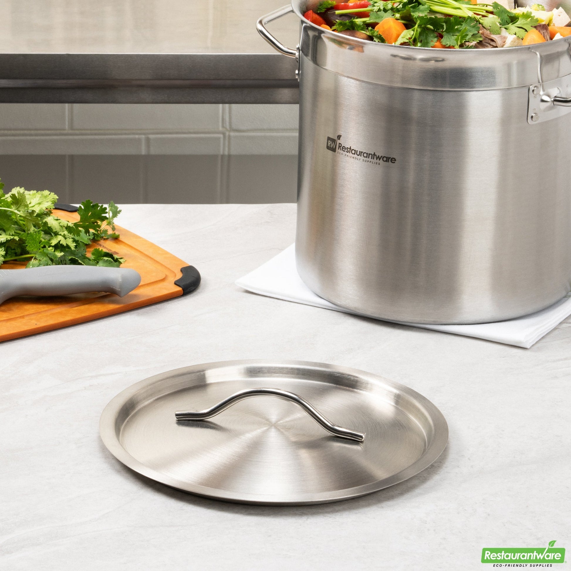 Wholesale Restaurantware Met Lux Stainless Steel Sauce Pan Lid - Fits 7.5 and 13.5 qt- Bulk