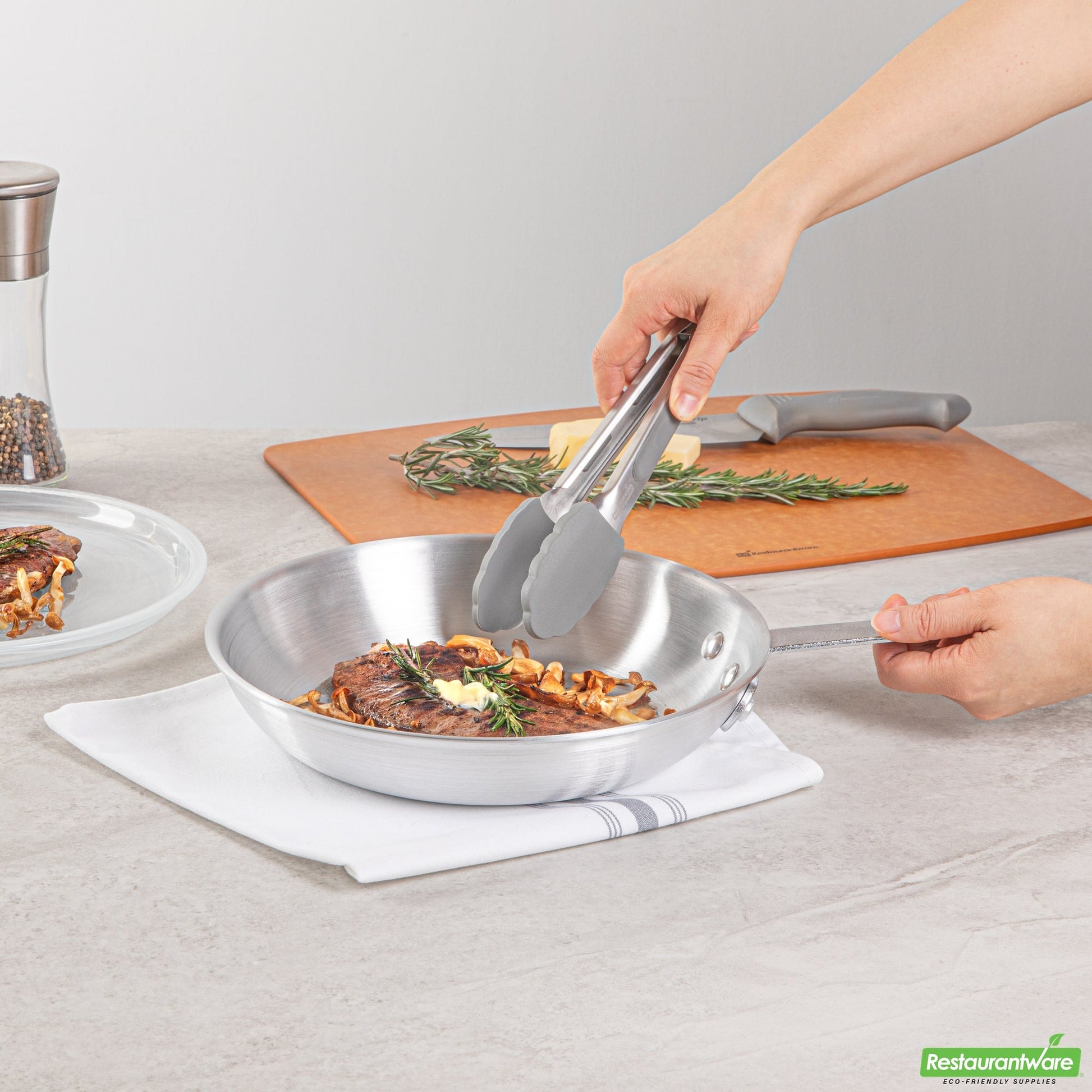 Wholesale Restaurantware Aluminum 10" Fry Pan - 17.7" X 10.2" X 2.7"- Bulk