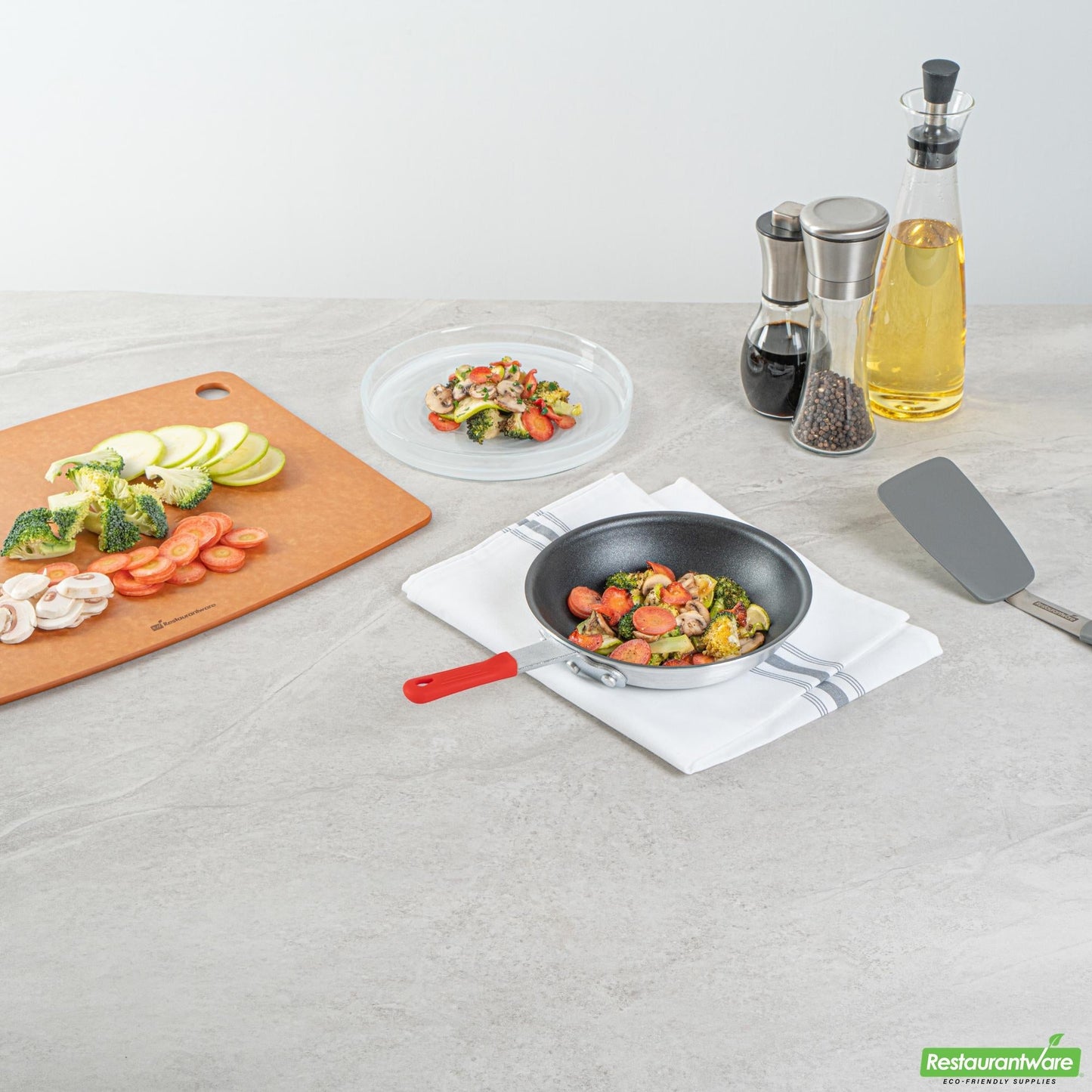 Wholesale Restaurantware Bundle: 1 Aluminum 8 Non-Stick Fry Pan and 1 Red Sleeve- Bulk