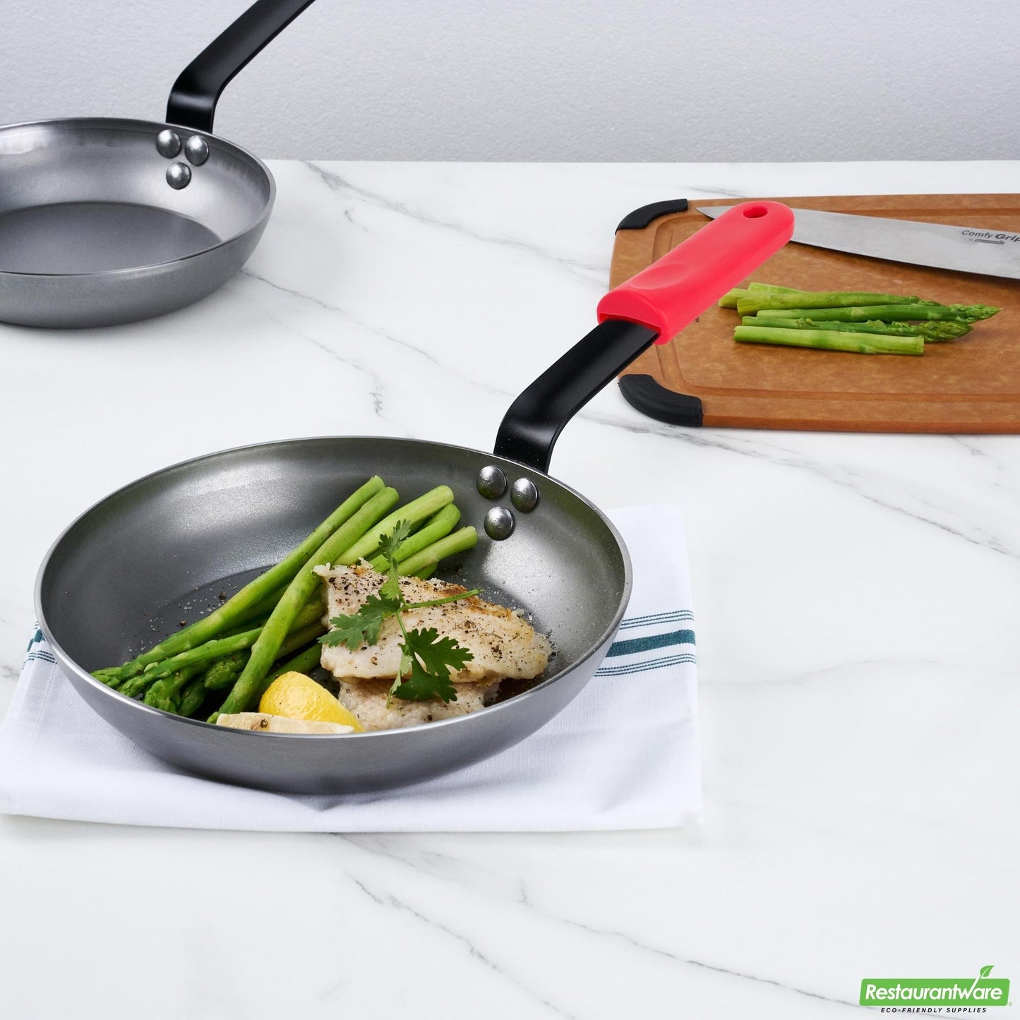 Wholesale Restaurantware Bundle: 6 Carbon Steel 9 1/2" Non-Stick Fry Pans and 6 Sleeves- Bulk