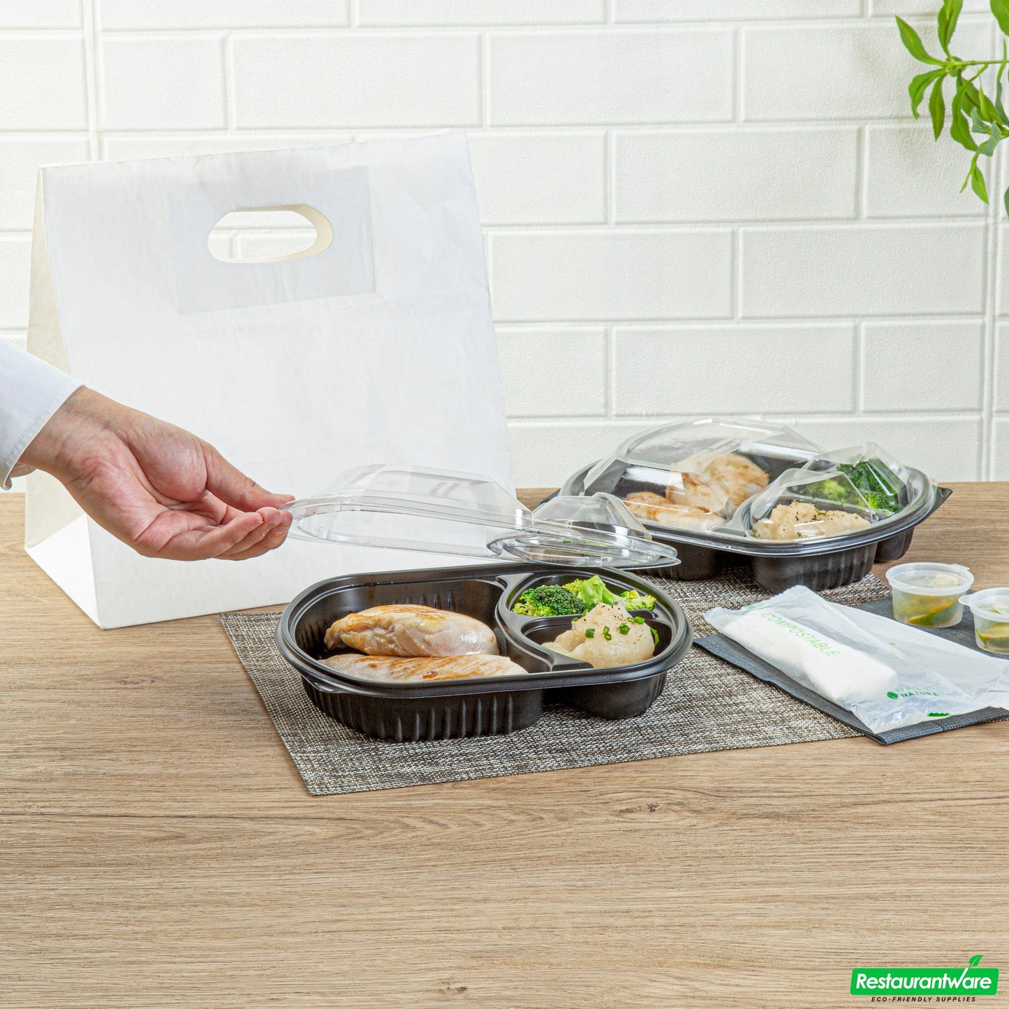 Wholesale Restaurantware 36 Oz Rectangle Black Plastic Food Container - with Clear Lid, Microwavable, 3 Compartments - 9 1/4" X 8" X 2 3/4" - 50 Count Box- Bulk