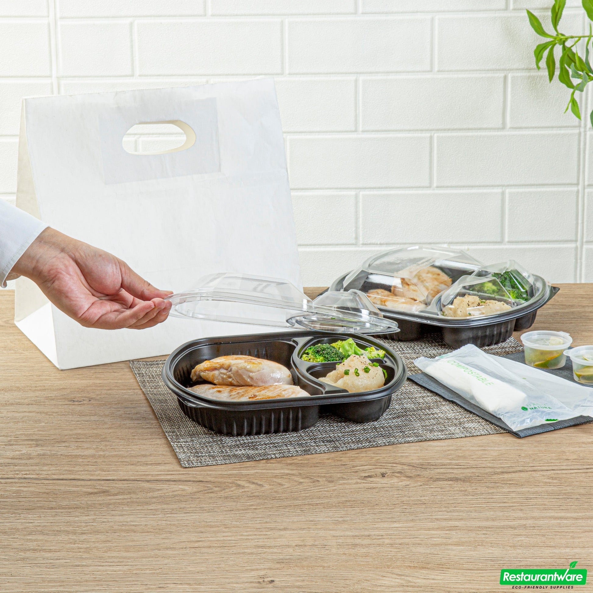 Wholesale Restaurantware 36 Oz Rectangle Black Plastic Food Container - with Clear Lid, Microwavable, 3 Compartments - 9 1/4" X 8" X 2 3/4" - 50 Count Box- Bulk