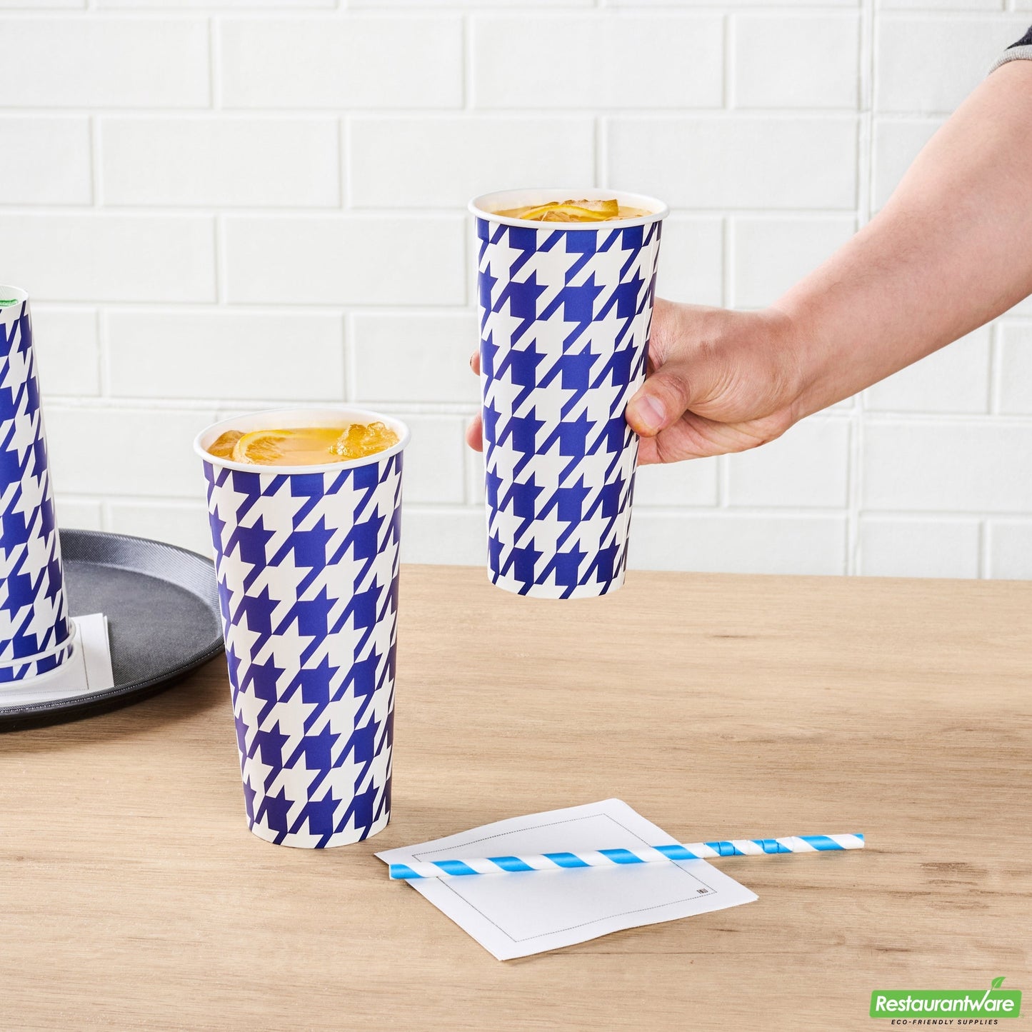 Wholesale Restaurantware RW Base 22 Oz Round White Paper Cold Cup - 3 1/2 X 3 1/2 X 6 3/4 - 25 Count Box- Bulk