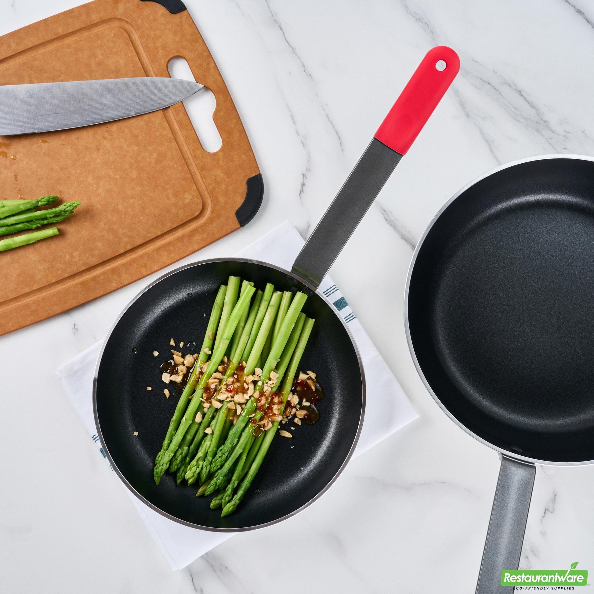 Wholesale Restaurantware Bundle: 6 Aluminum 10" Induction Ready Fry Pans and 6 Red Sleeves- Bulk