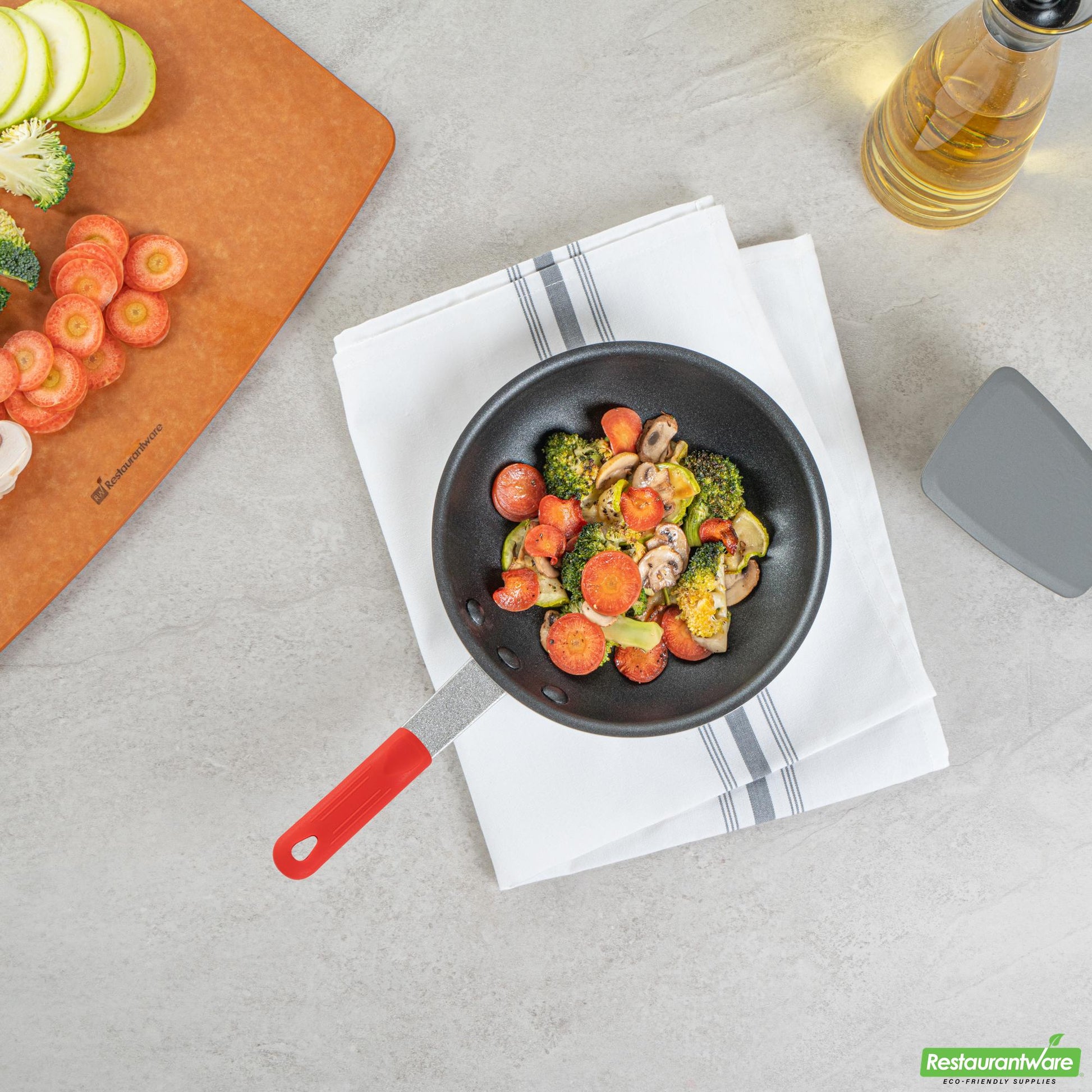 Wholesale Restaurantware Bundle: 6 Aluminum 8" Non-Stick Fry Pans and 6 Red Sleeves- Bulk