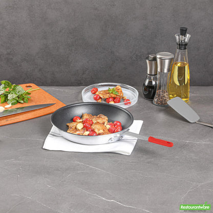 Wholesale Restaurantware Bundle: 6 Aluminum 10" Non-Stick Fry Pans and 6 Red Sleeves- Bulk