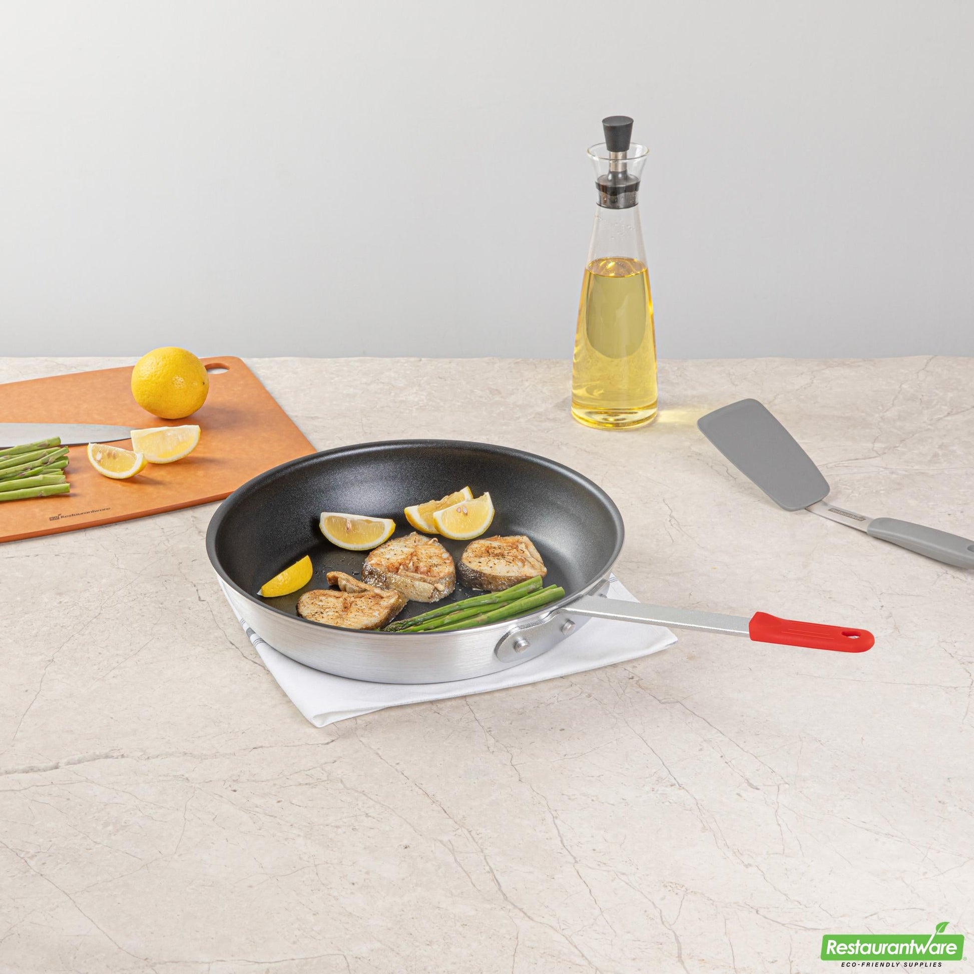 Wholesale Restaurantware Bundle: 6 Aluminum 12" Non-Stick Fry Pans and 6 Red Sleeves- Bulk