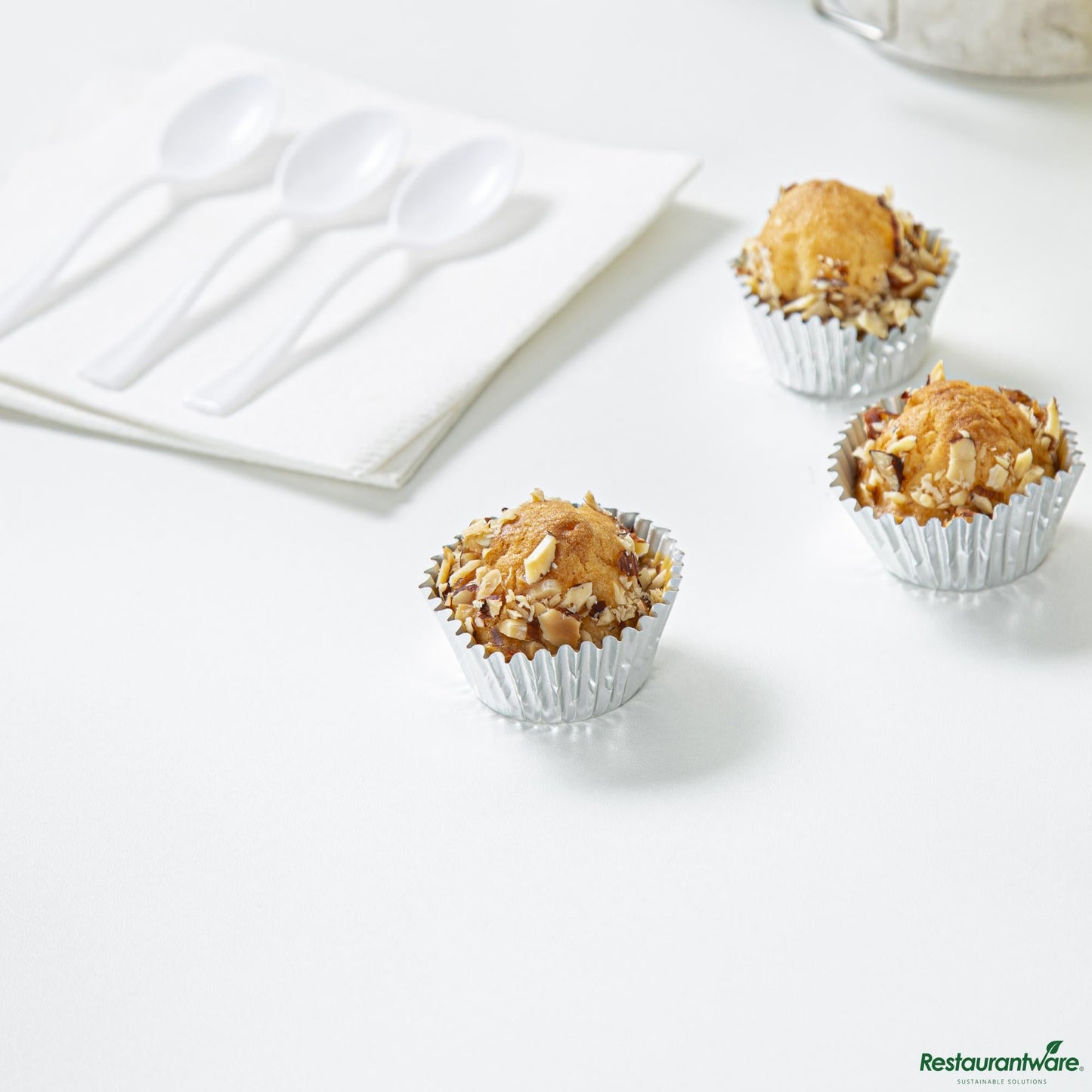 Wholesale Restaurantware 0.4 Oz Round Metallic Silver Paper Baking Cup - Foil-Coated - 1 1/4" X 1 1/4" X 3/4"- Bulk