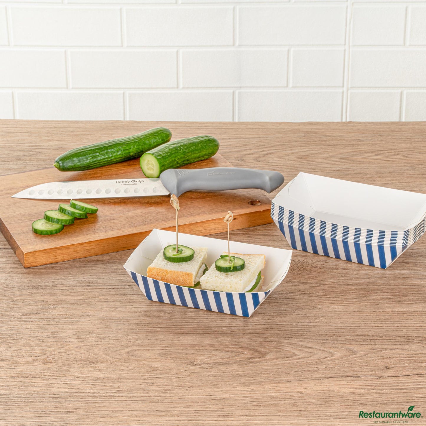 Wholesale Restaurantware Bio Tek 1/2 Lb Blue and White Stripe Paper #50 Boat - 4 1/4" X 2 3/4" X 1 1/2"- Bulk