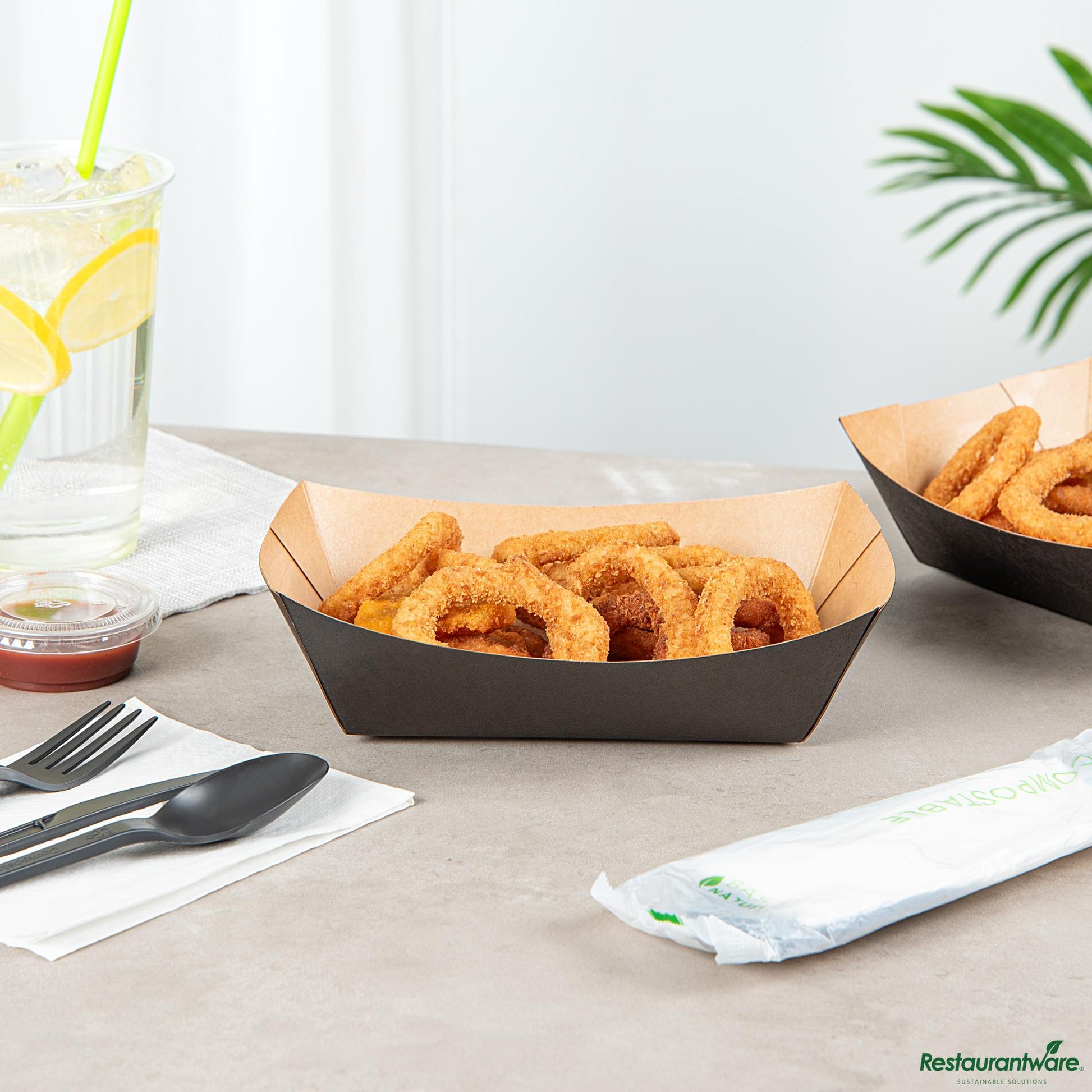 Wholesale Restaurantware 1 1/2 Lb Black Paper #300 Food Tray / Boat - 7.5"×5.7"×2.1"- Bulk