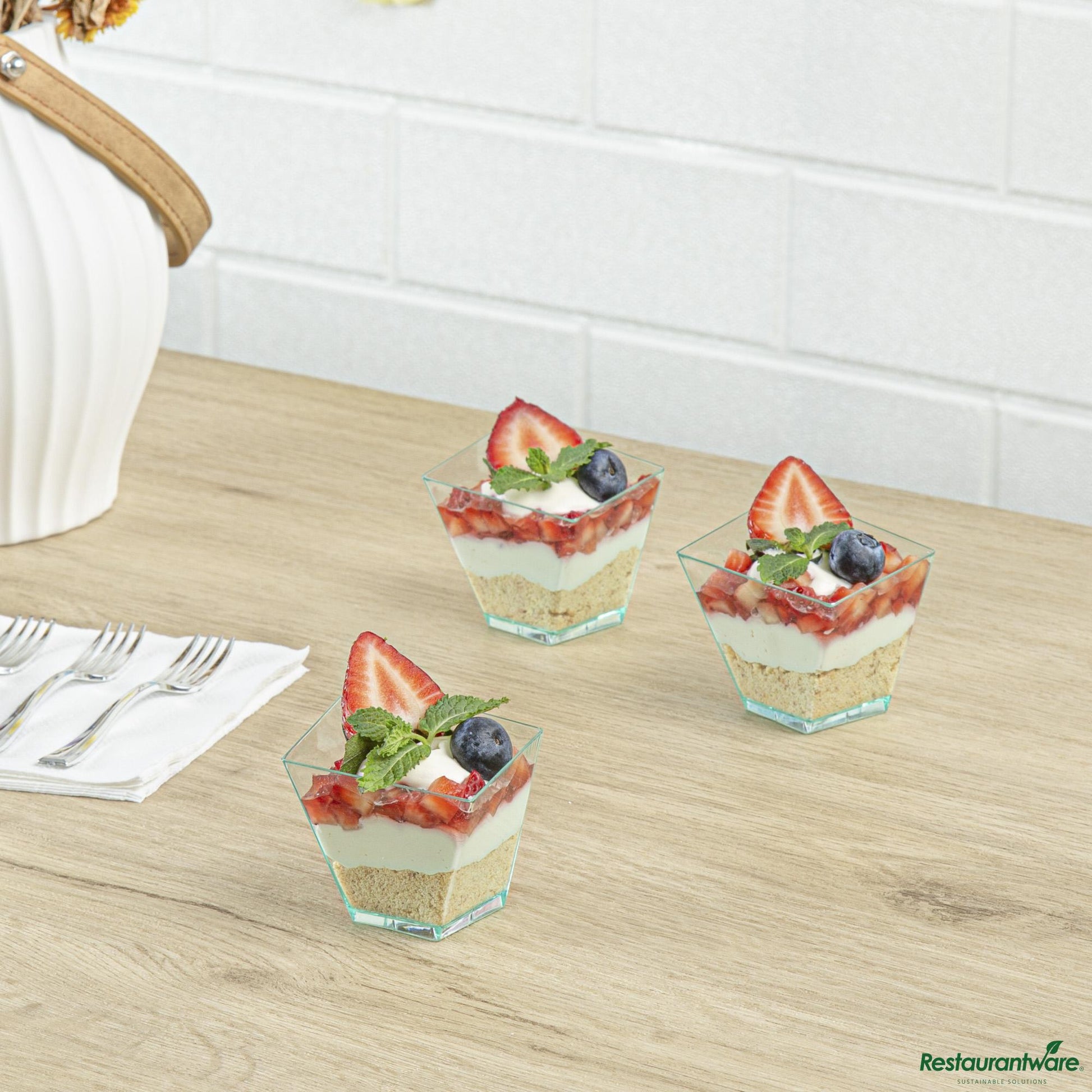 Wholesale Restaurantware Dish Plst 2 Z Sea Grn Girata- Bulk
