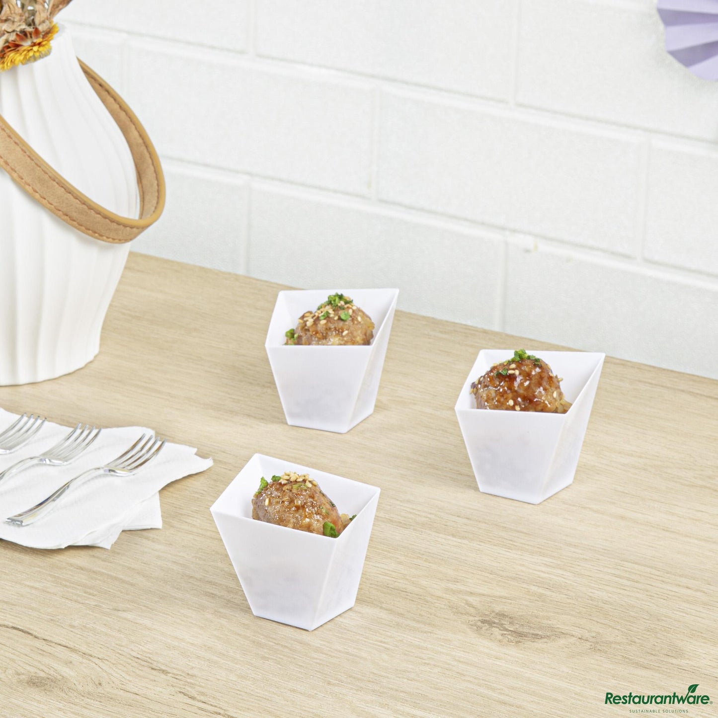 Wholesale Restaurantware Dish Plst 2 Z Wht Girata- Bulk
