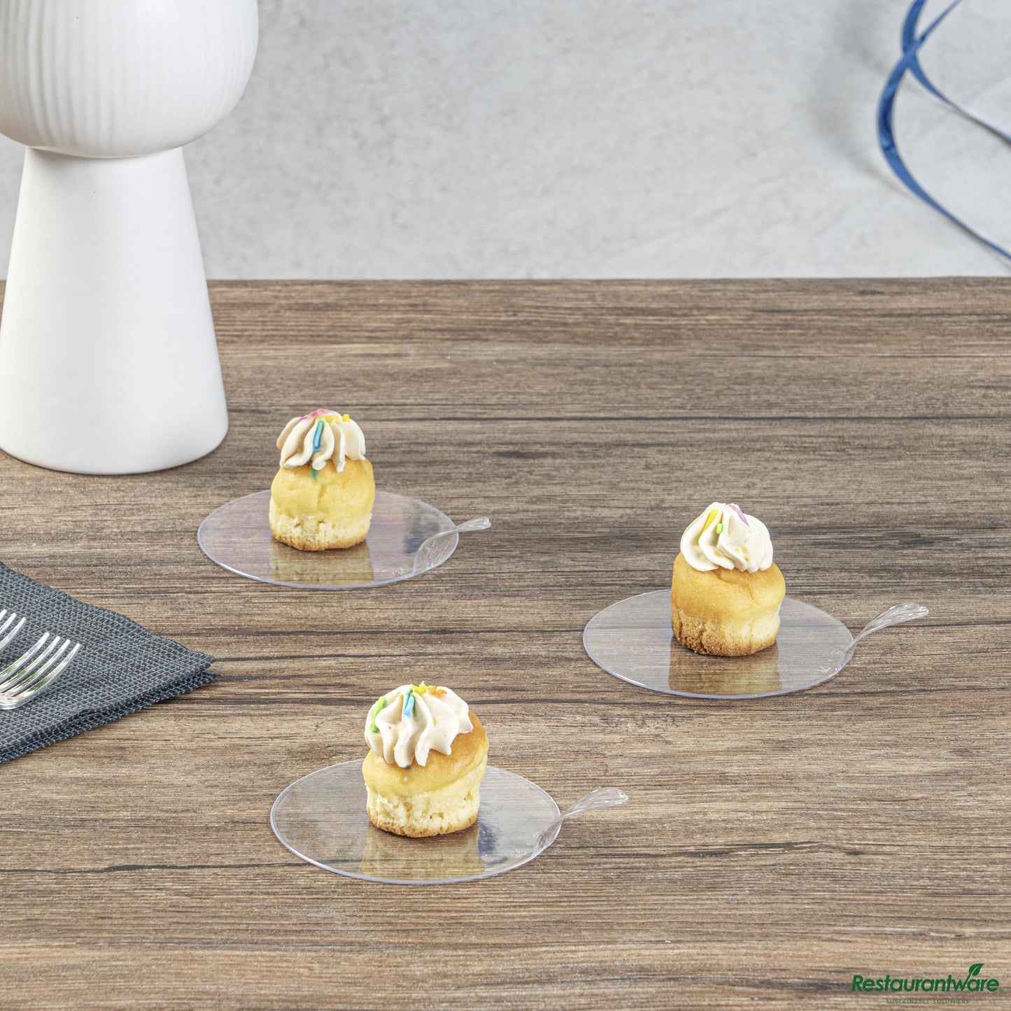 Wholesale Restaurantware Round Clear Plastic Pastry Pallet - 3" X 3" X 1"- Bulk
