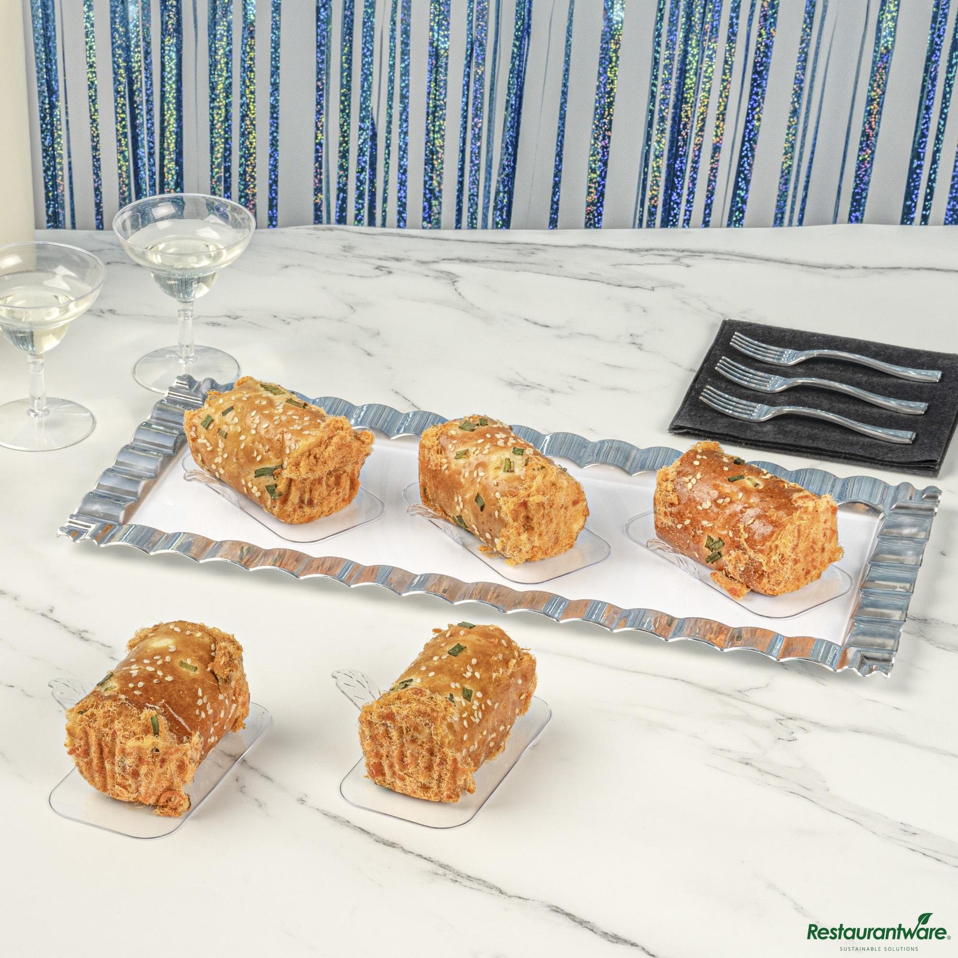 Wholesale Restaurantware Rectangle Clear Plastic Pastry Pallet - 4" X 2.2" X 1"- Bulk