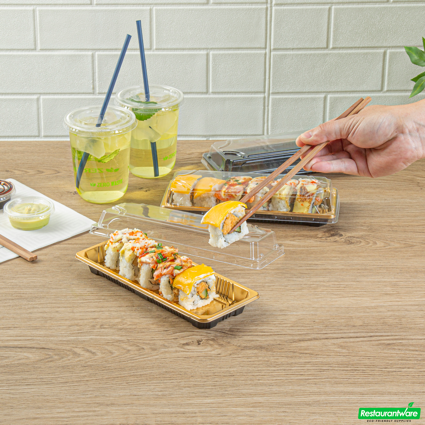 Wholesale Restaurantware Roku Rectangle Gold Plastic Take Out Sushi Tray - with Clear Lid - 8 1/2" X 3 1/4" X 1 3/4" - 100 Count Box- Bulk