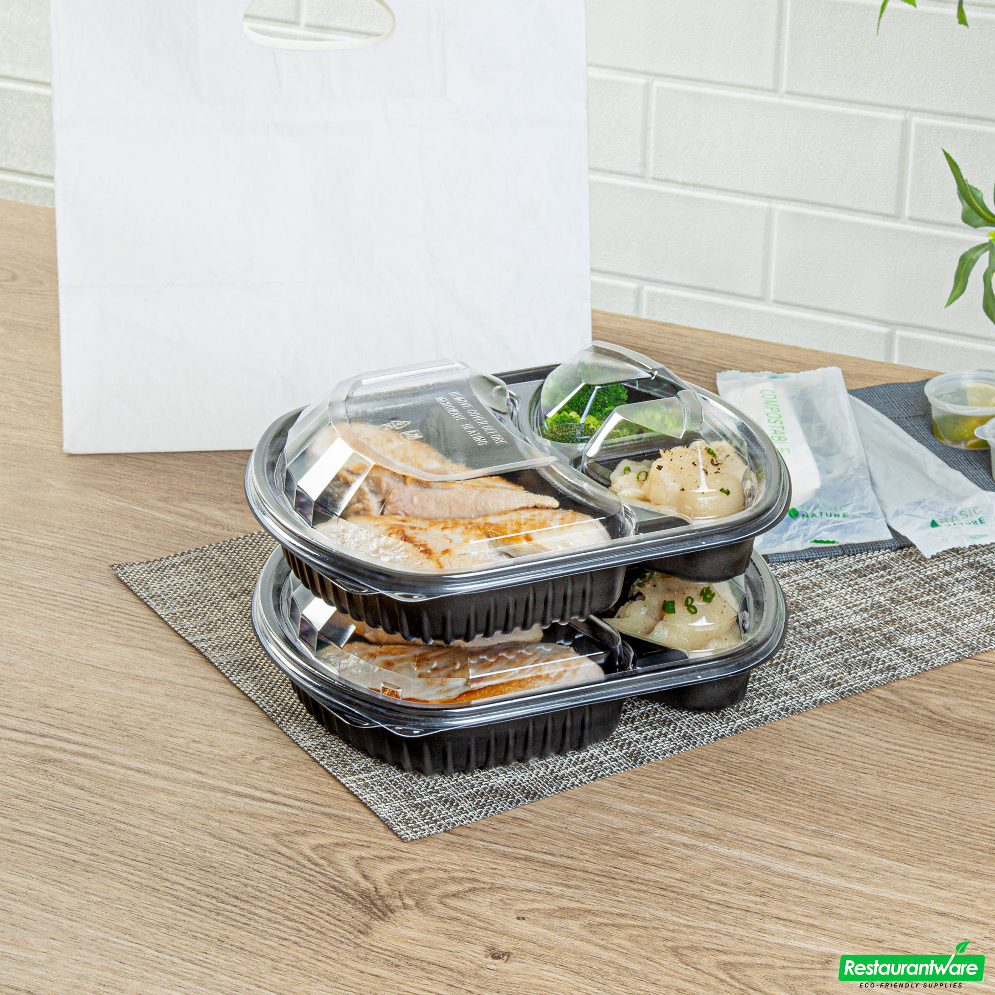 Wholesale Restaurantware 36 Oz Rectangle Black Plastic Food Container - with Clear Lid, Microwavable, 3 Compartments - 9 1/4" X 8" X 2 3/4" - 50 Count Box- Bulk