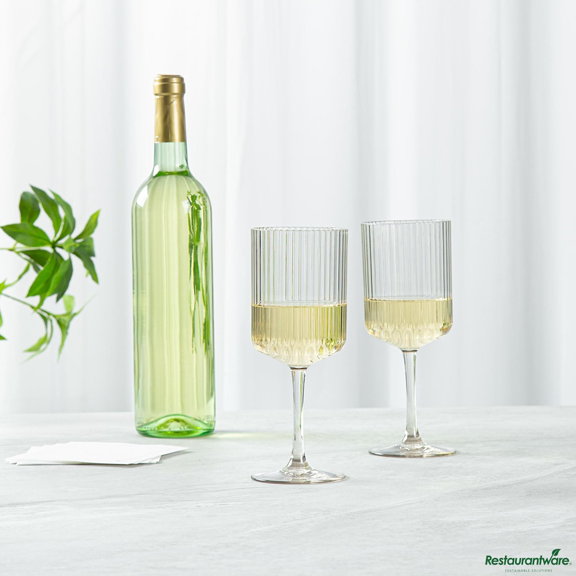 Wholesale Restaurantware 12 Oz Clear San Plastic Wine Glass - 3" X 3" X 7.7"- Bulk