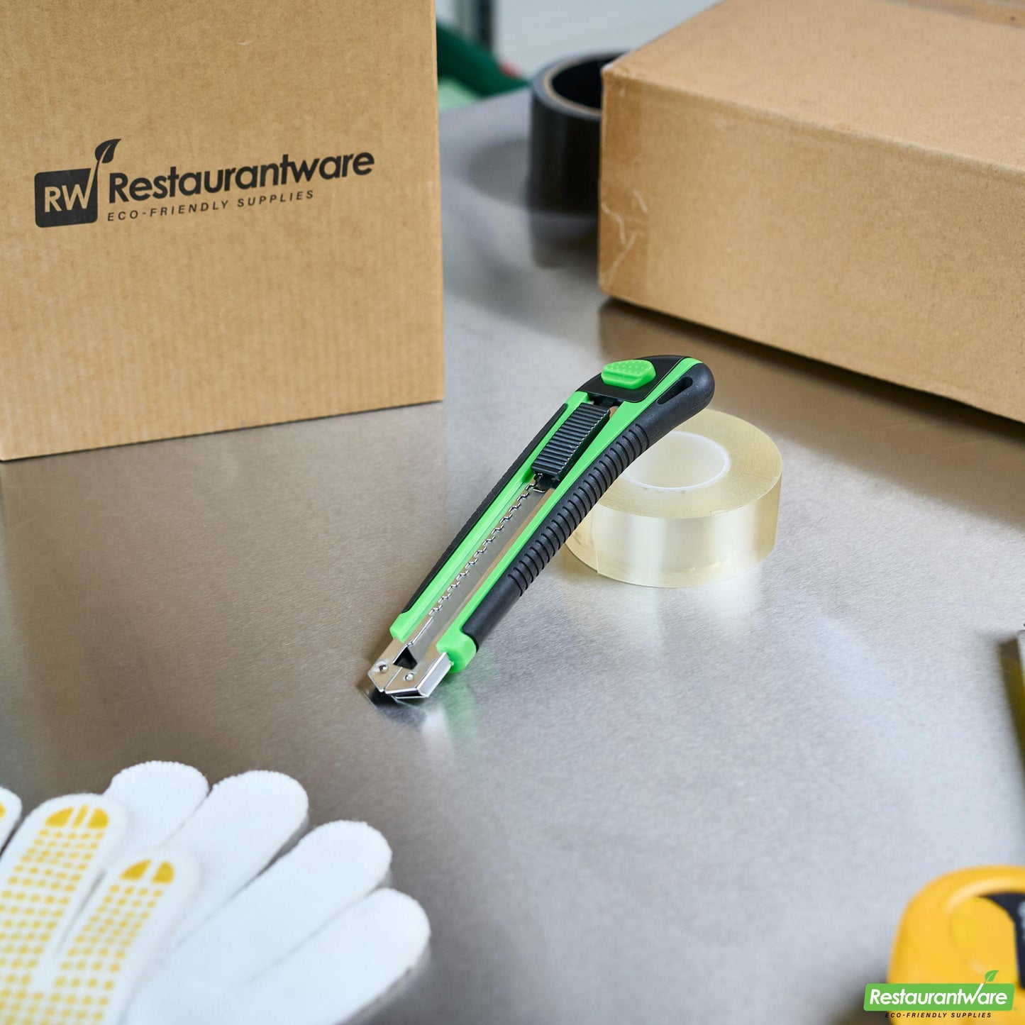 Wholesale Restaurantware Handy Tek Green Snap Off Blade Knife - Anti-Slip Handle - 6 3/4" - 12 Count Box- Bulk