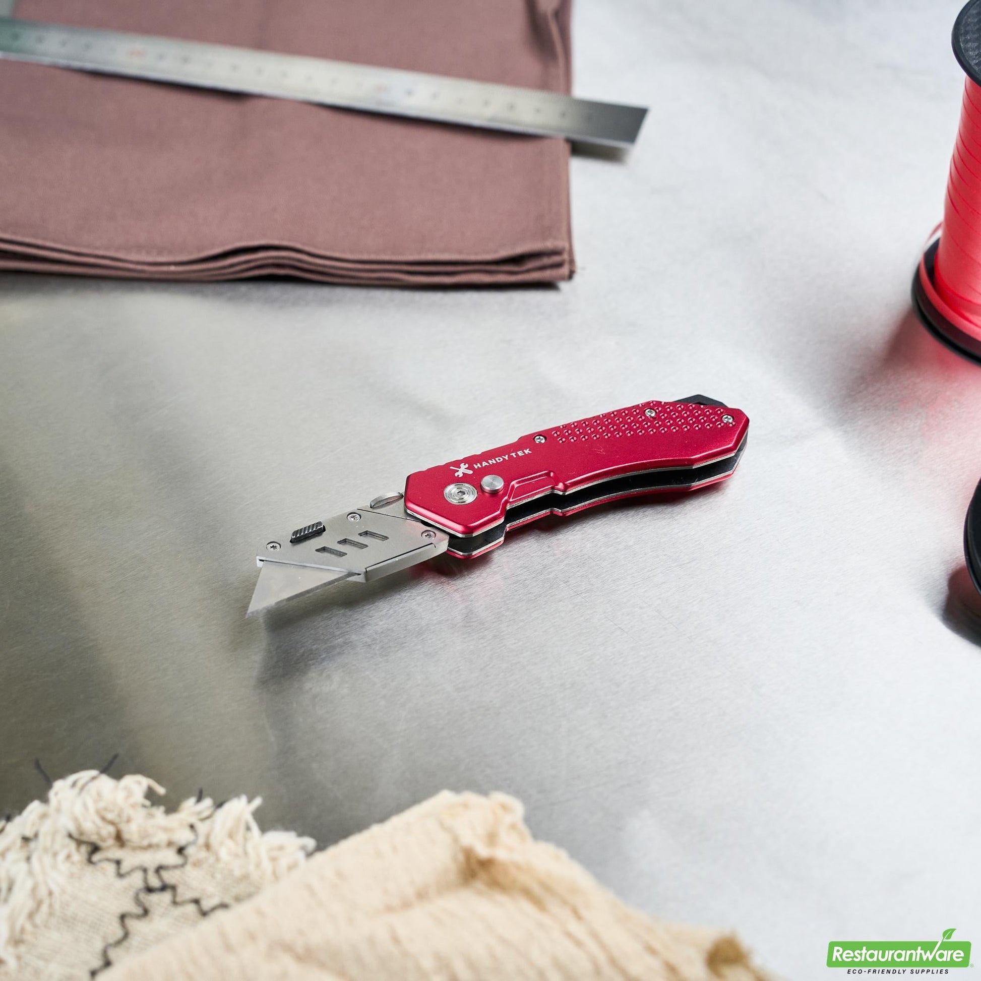 Wholesale Restaurantware Handy Tek Red Folding Utility Knife - Quick Change, Lock Back, Heavy Duty - 6 3/4" - 1 Count Box- Bulk