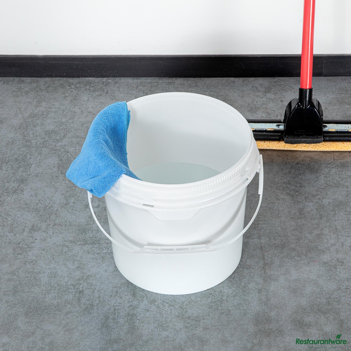 Wholesale Restaurantware 3.5 Gal Round White Plastic Screw Top Pail - Un Rated - 11.3" X 11.3" X 11.5"- Bulk