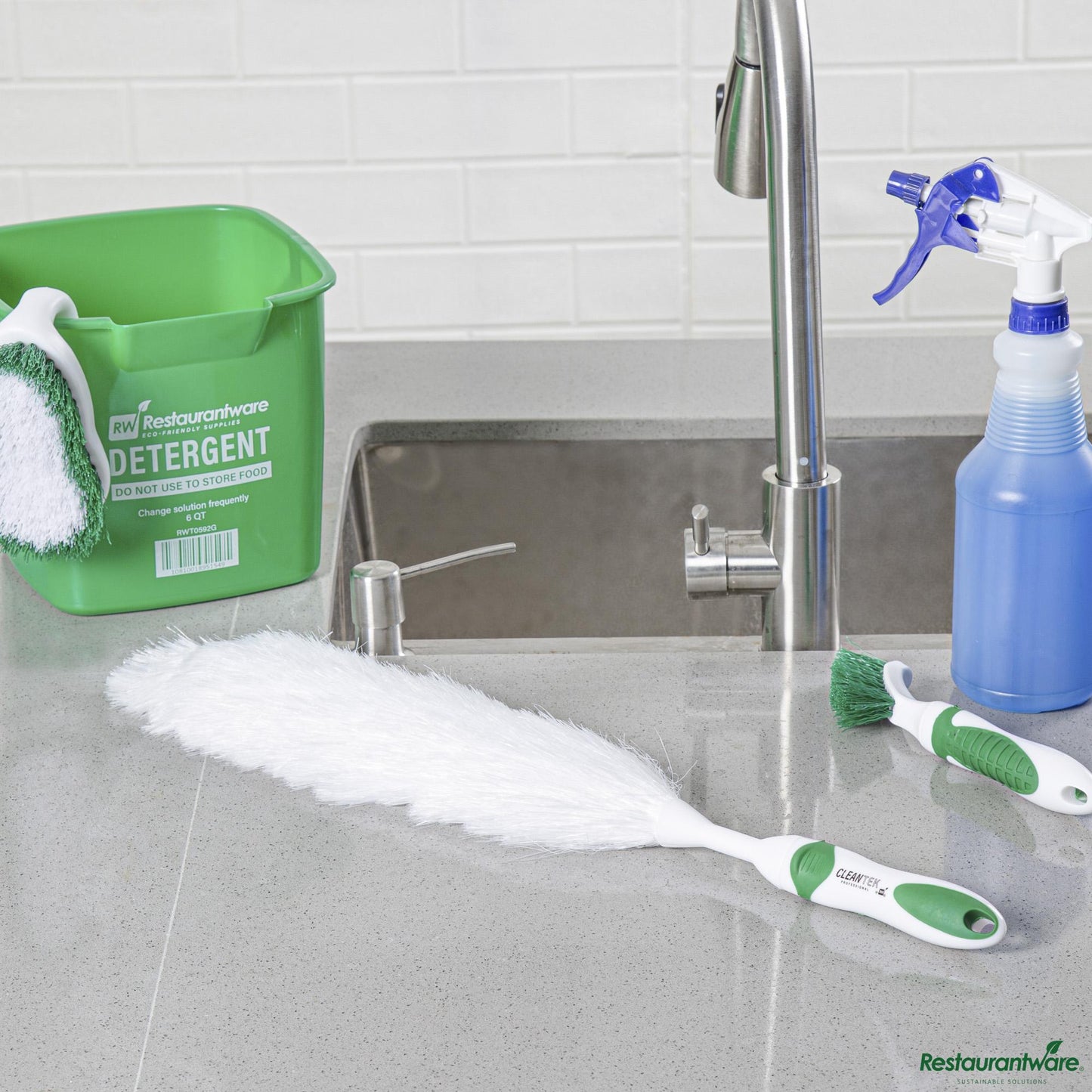Wholesale Restaurantware Green and White Polypropylene Duster - Washable - 22" X 2.4" X 2.4"- Bulk