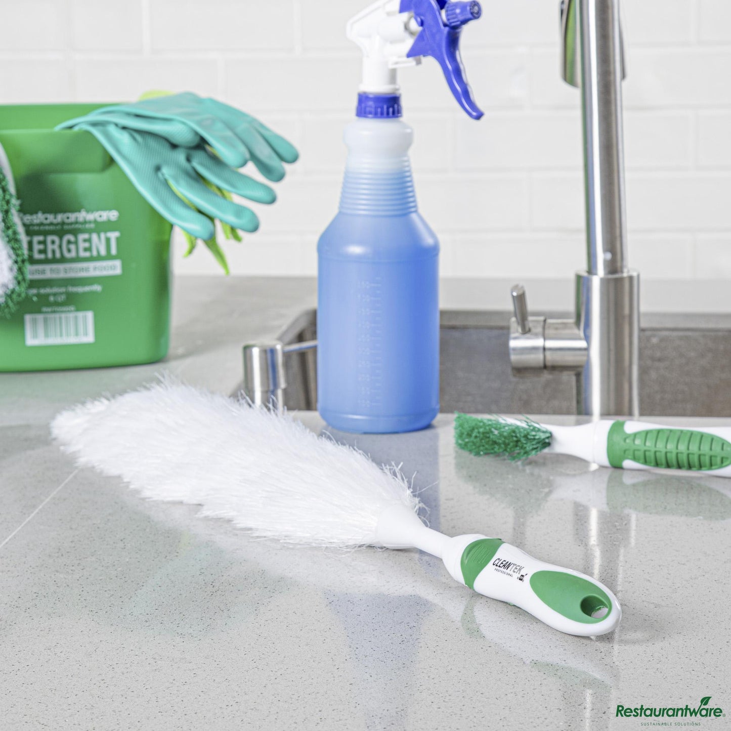 Wholesale Restaurantware Green and White Polypropylene Duster - Washable - 22" X 2.4" X 2.4"- Bulk