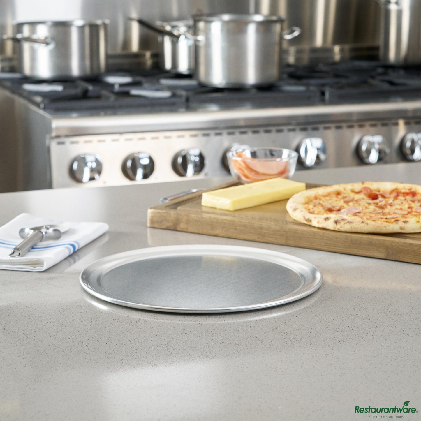 Wholesale Restaurantware Aluminum Wide Rim Pizza Pan - 12"×12"×0.4"- Bulk