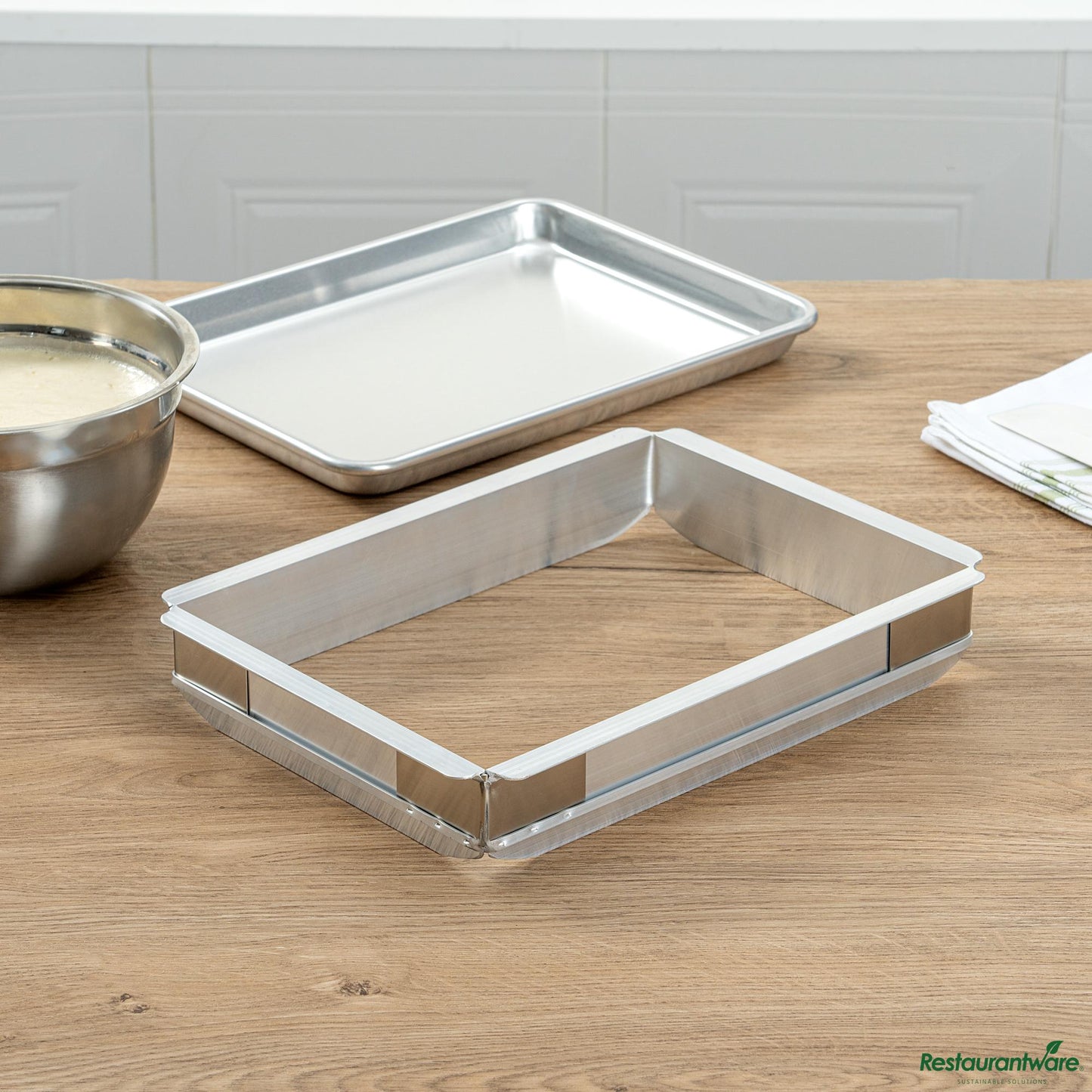 Wholesale Restaurantware Aluminum Quarter Size Sheet Pan Extender - 12.6"×9.2"×2"- Bulk