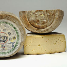 Wholesale Toma Piemontese e DOP (Cow's Milk)(Piomonte)- Bulk