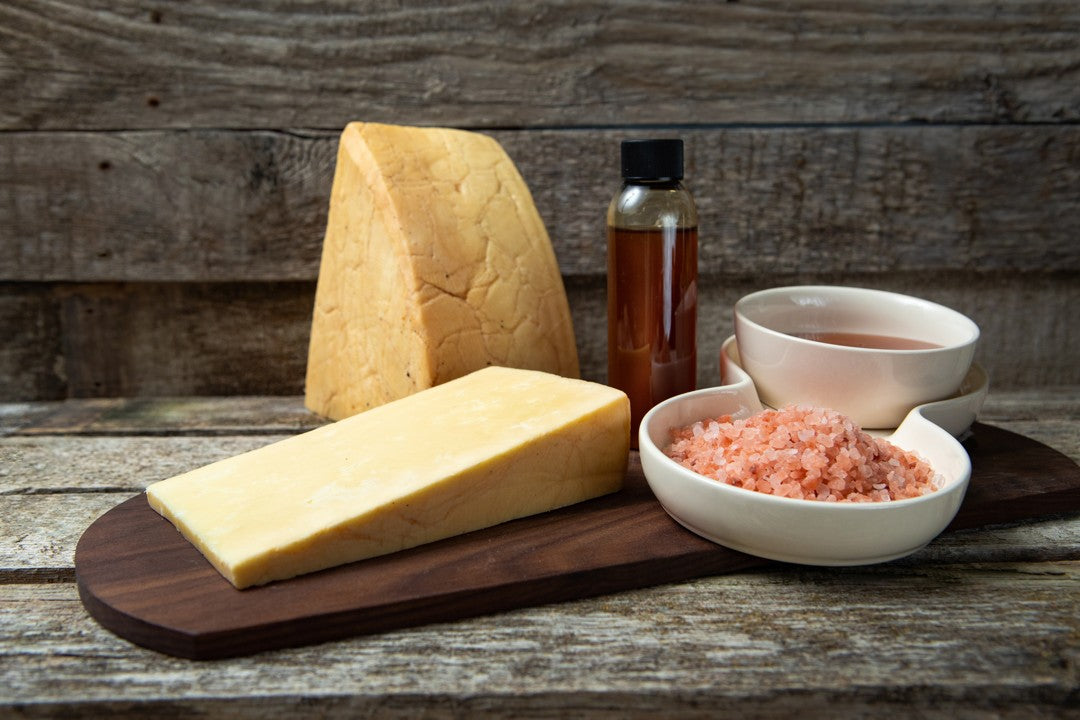 Wholesale Beehive Seahive Cheddar 5#- Bulk