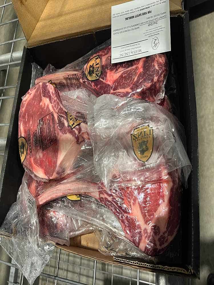 Wholesale Prime Provisions Beef Ribeye Tomahawk Steak Bone In 36 Oz- Bulk
