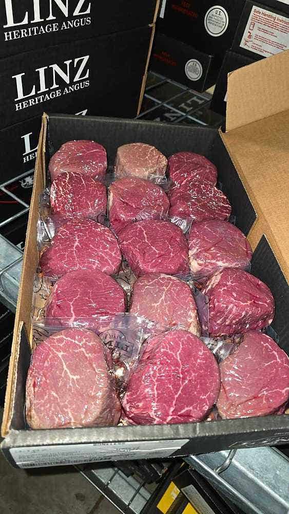 Wholesale Linz Heritage Angus Beef Boneless Filet Center Cut Clean 10 Oz- Bulk