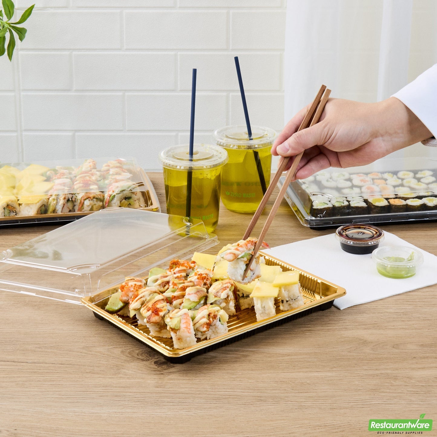 Wholesale Restaurantware Roku Rectangle Gold Plastic Take Out Sushi Tray - with Clear Lid - 10" X 7 1/4" X 1 3/4" - 100 Count Box- Bulk