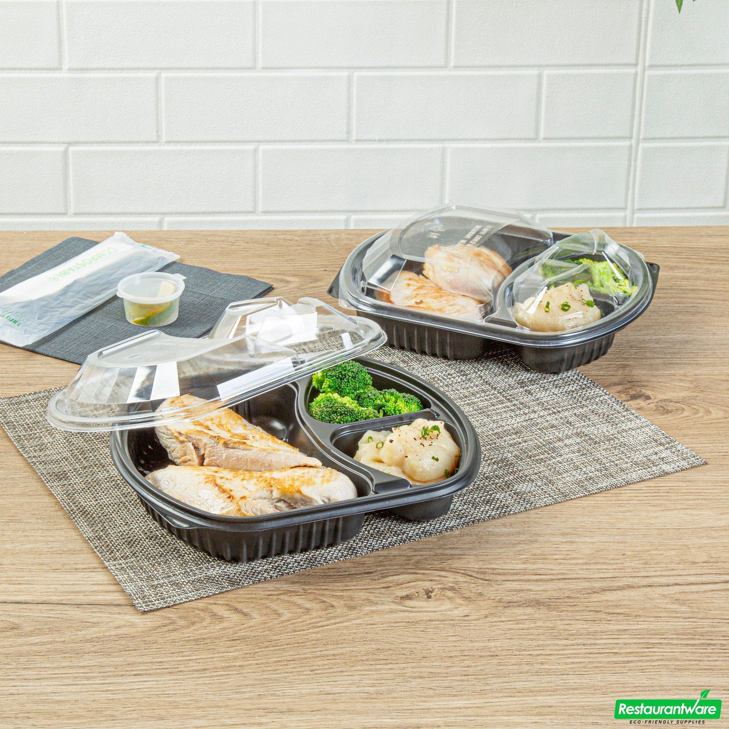 Wholesale Restaurantware 36 Oz Rectangle Black Plastic Food Container - with Clear Lid, Microwavable, 3 Compartments - 9 1/4" X 8" X 2 3/4" - 50 Count Box- Bulk