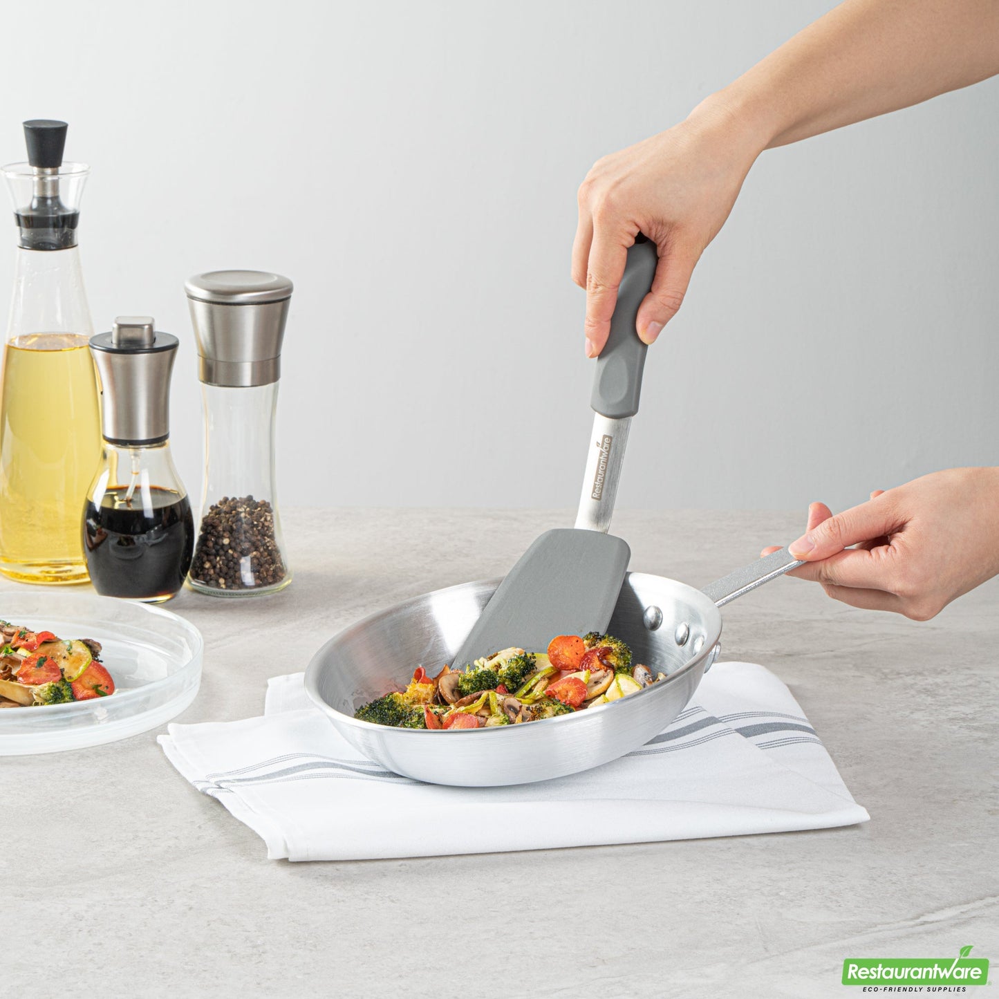 Wholesale Restaurantware Aluminum 9 Fry Pan- Bulk